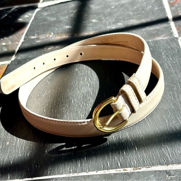NEXT TO NEW COACH LEATHER BELT WITH SOLID BRASS BUCKLE. SIZE 2XL OR 44’ BEIGE - Picture 11 of 11